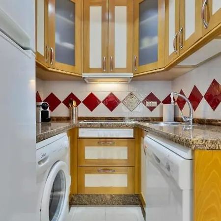 Unit In - 2 Bedrooms - 2 Beds - شقة